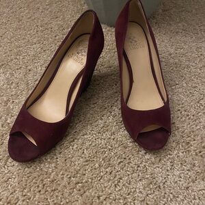 Vince Camuto Burgandy Suede Heels Size 7